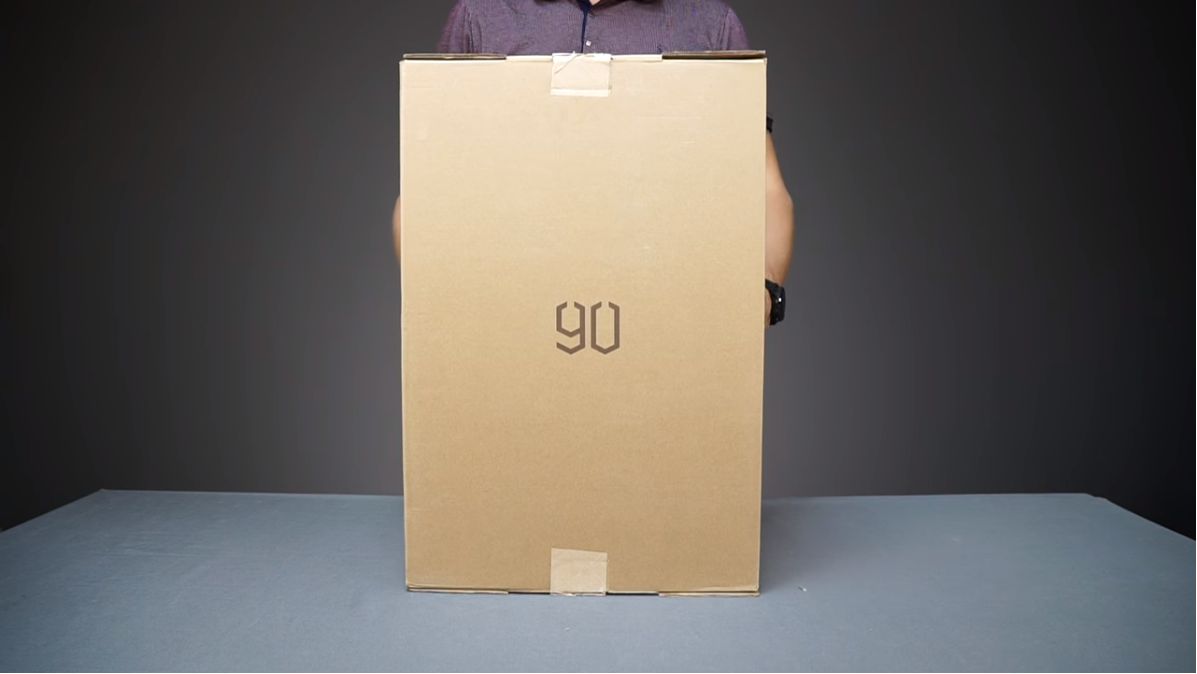 Фото чемодана Xiaomi Mi Trolley 90 Points в коробке